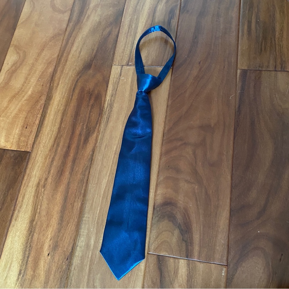 Boys easily adjustable zipper tie, navy